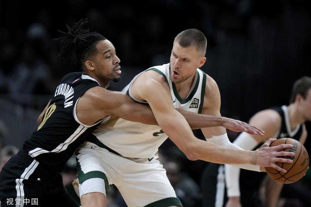 并探讨他们 并探讨他们