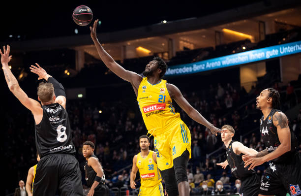 迪亚斯:成为拜仁的一部分是巨大挑战;和凯恩一起踢球很棒