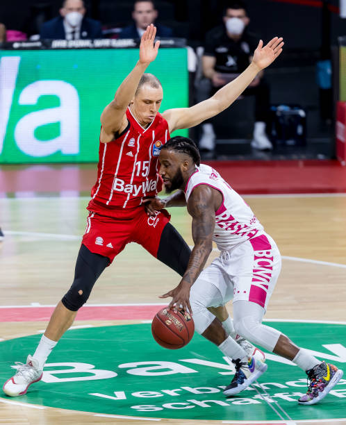 亚冠-蓉城vs曼谷联首发:费利佩、周定洋先发